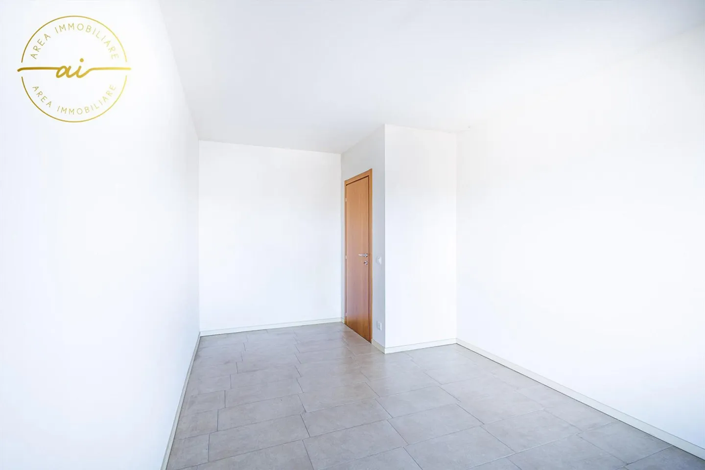 Penthouse elegante con terrazza - Foto 10 di 13