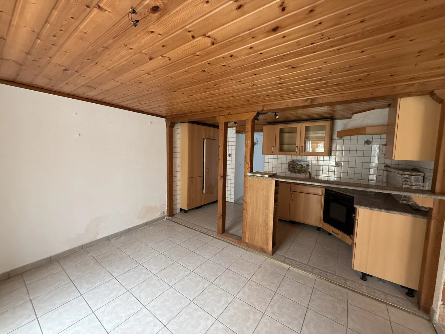 Multi-family home with great potential - Photo 7 of 45