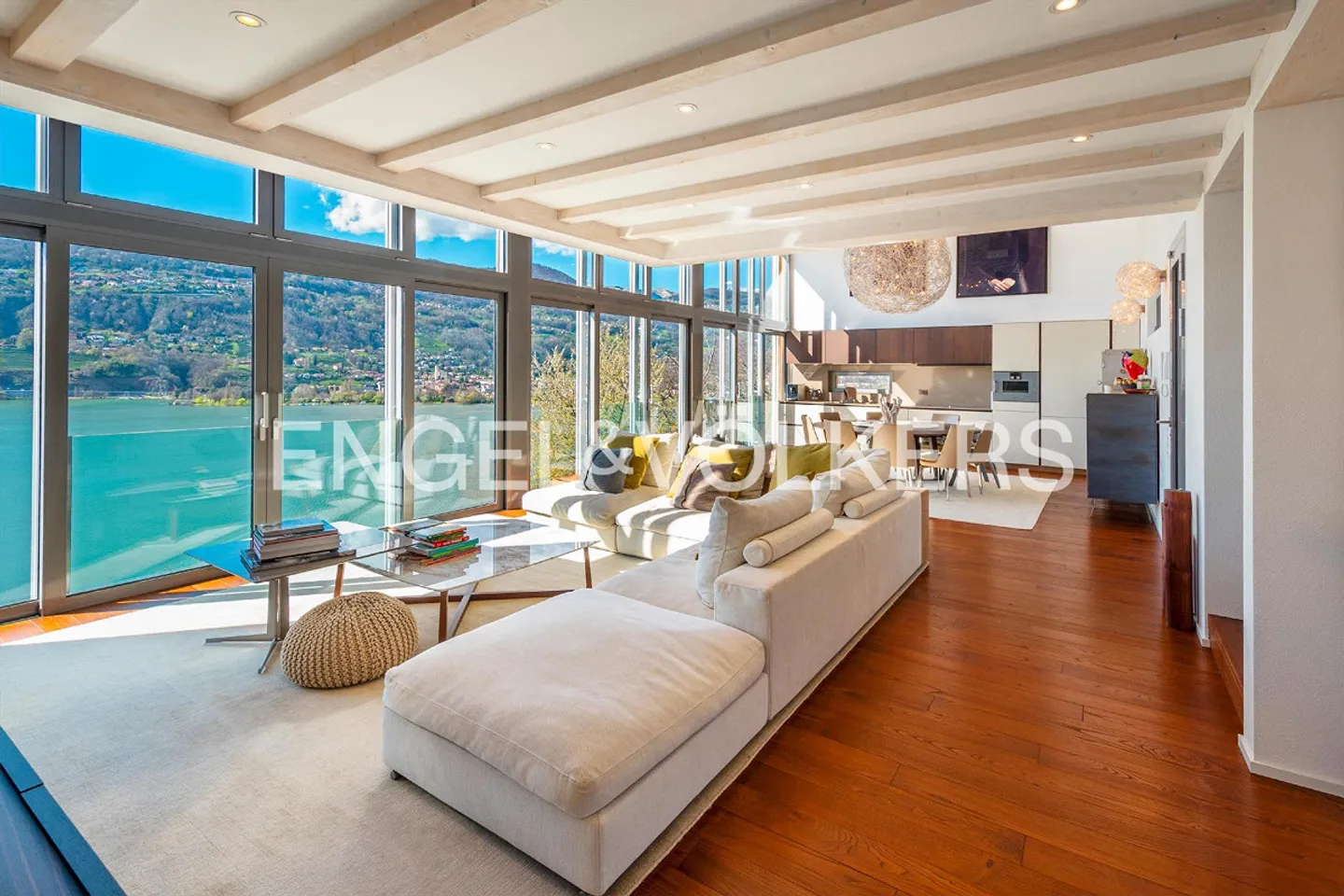 Il lusso discreto di una seconda casa a Collina d'Oro - Foto 3 di 13