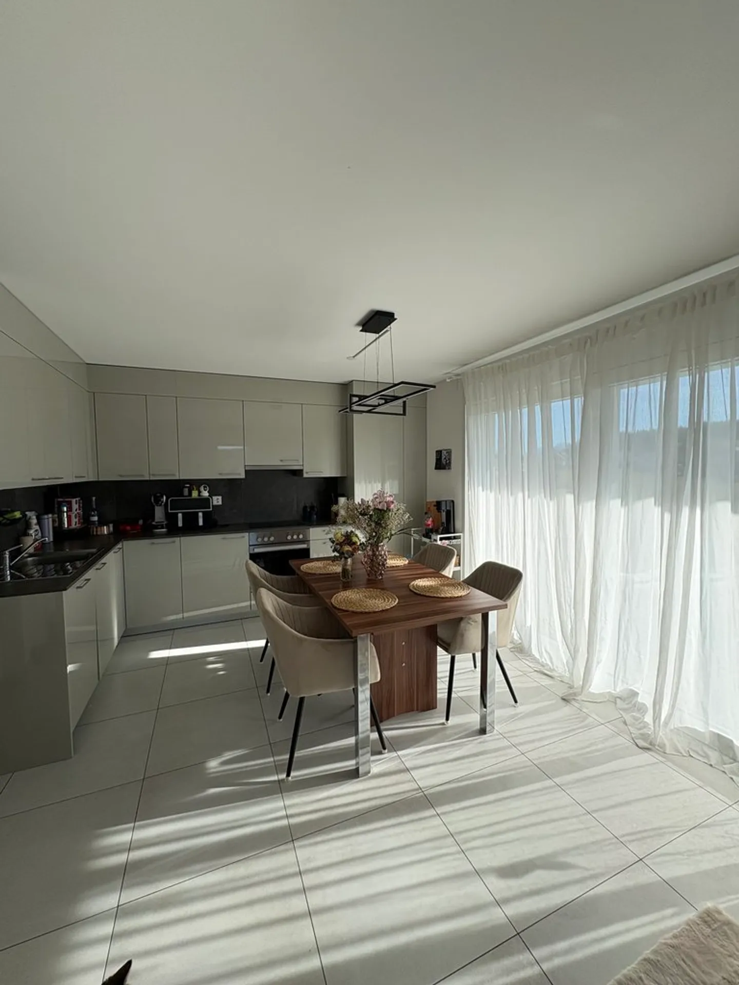 Apartment for rent - Photo 2 of 5