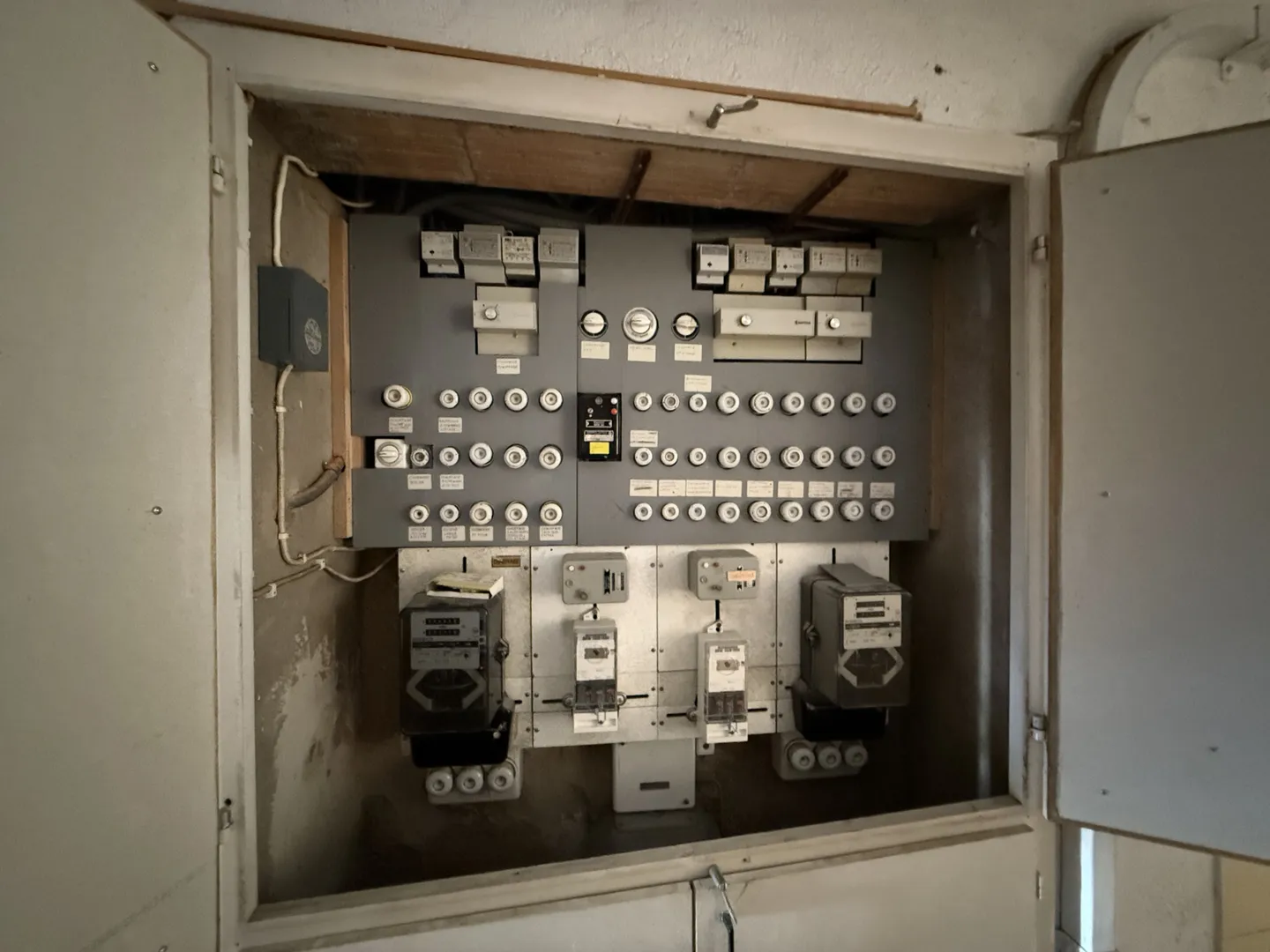 Multi-family home with great potential - Photo 40 of 45