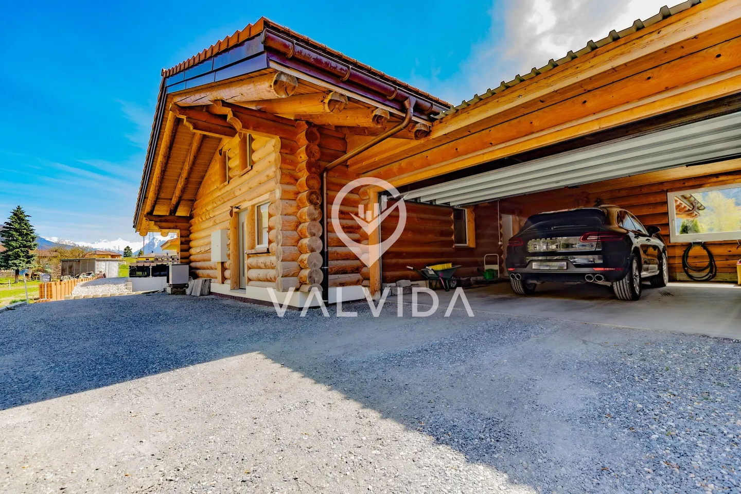 Exklusives Rundholzhaus - Modernes Wohnen im Naturstil - Foto 22 von 25