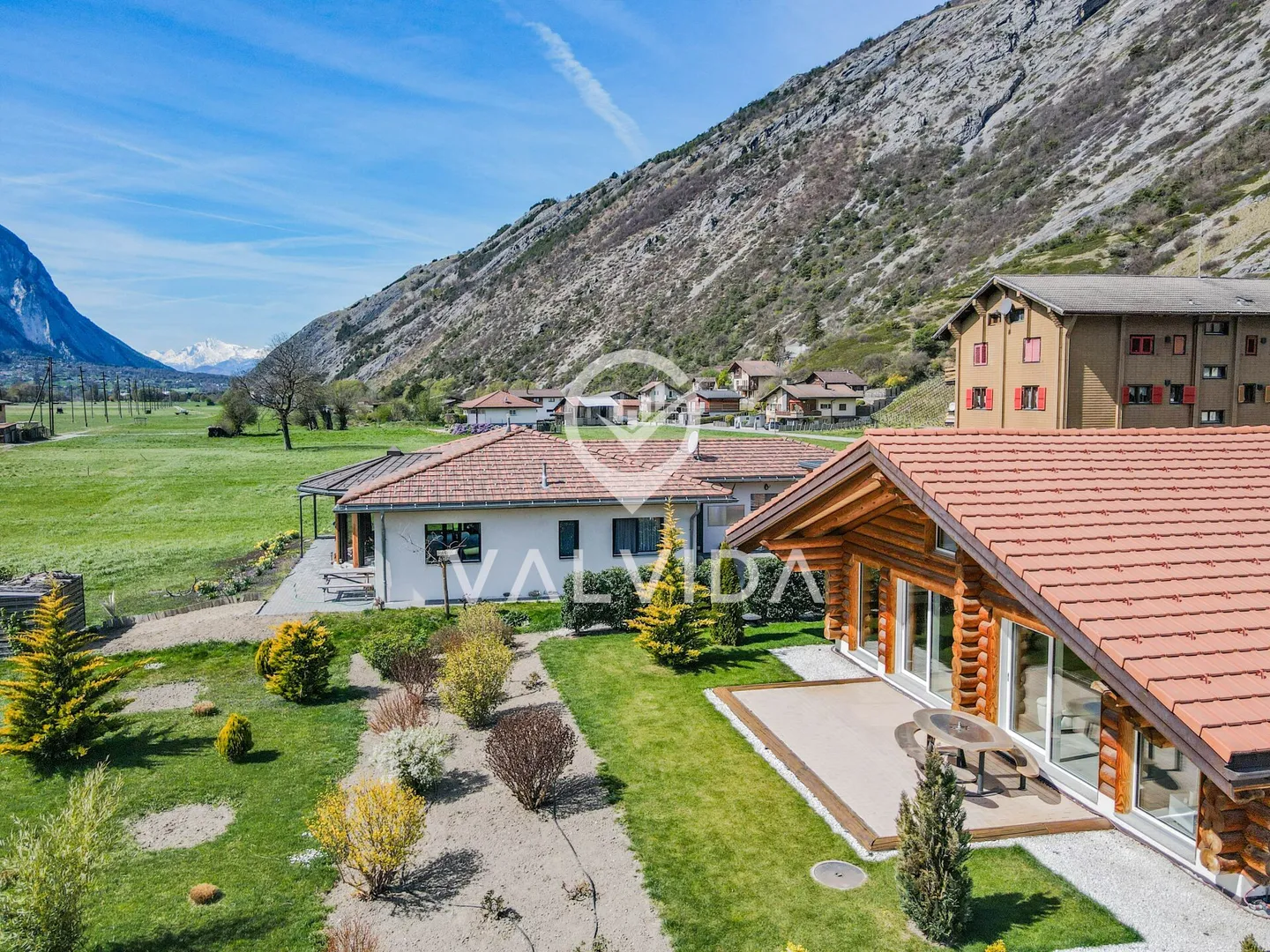 Exklusives Rundholzhaus - Modernes Wohnen im Naturstil - Foto 23 von 25