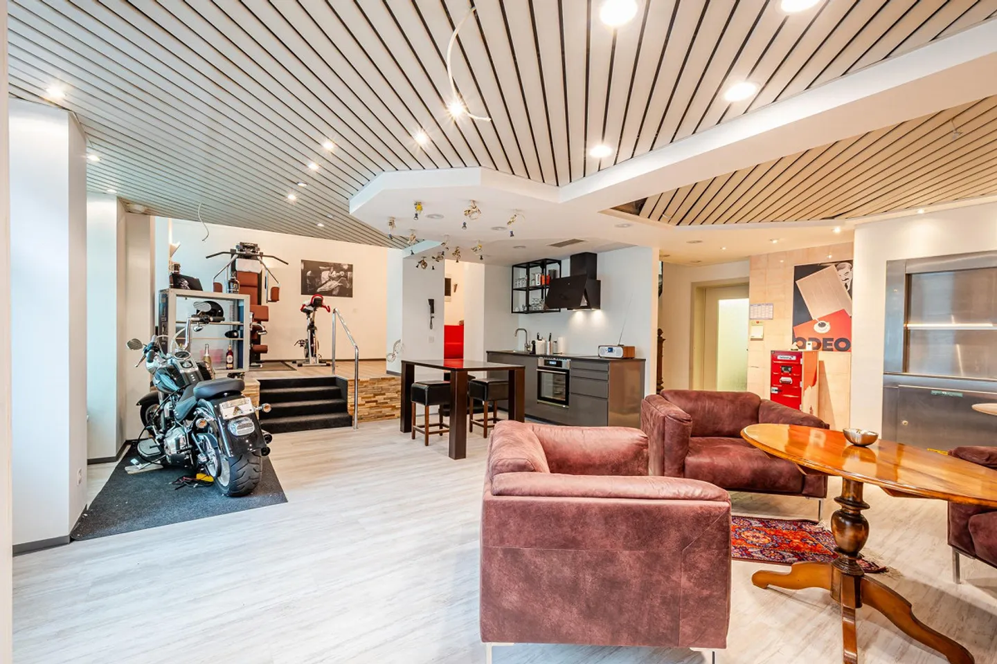 Maison de ville historique avec diverses possibilités - Photo 4 sur 26