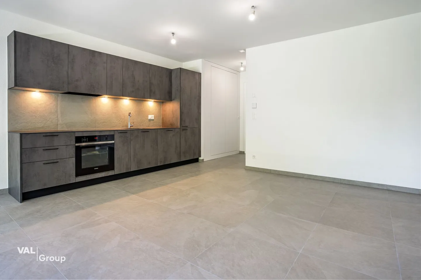 Appartement Charmant avec Jardin - Photo 3 sur 11