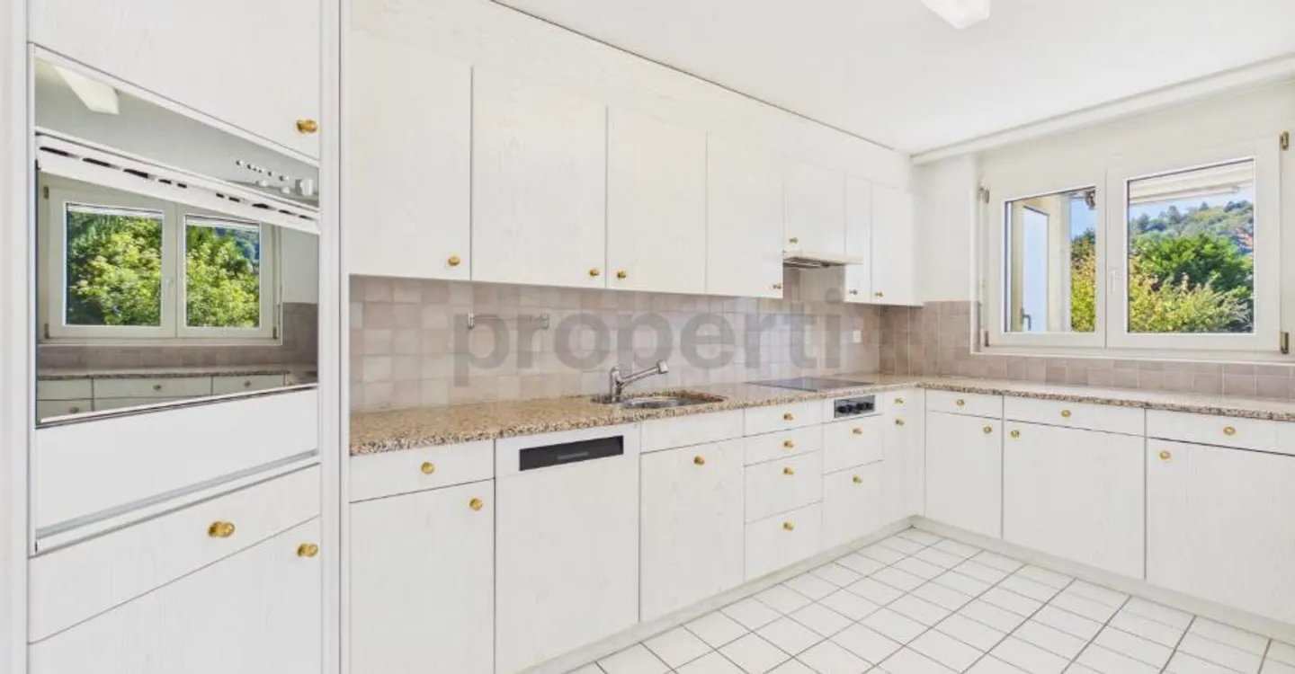 Geräumige Wohnung mit Balkon - Foto 5 von 9