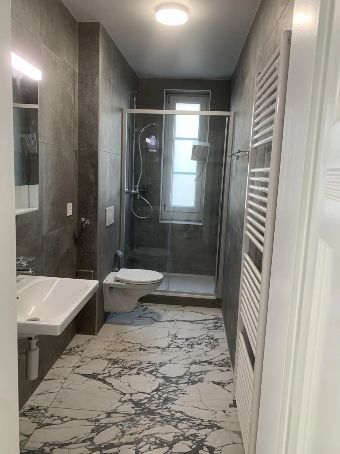 Charmant appartement 3 pièces - Photo 2 sur 6