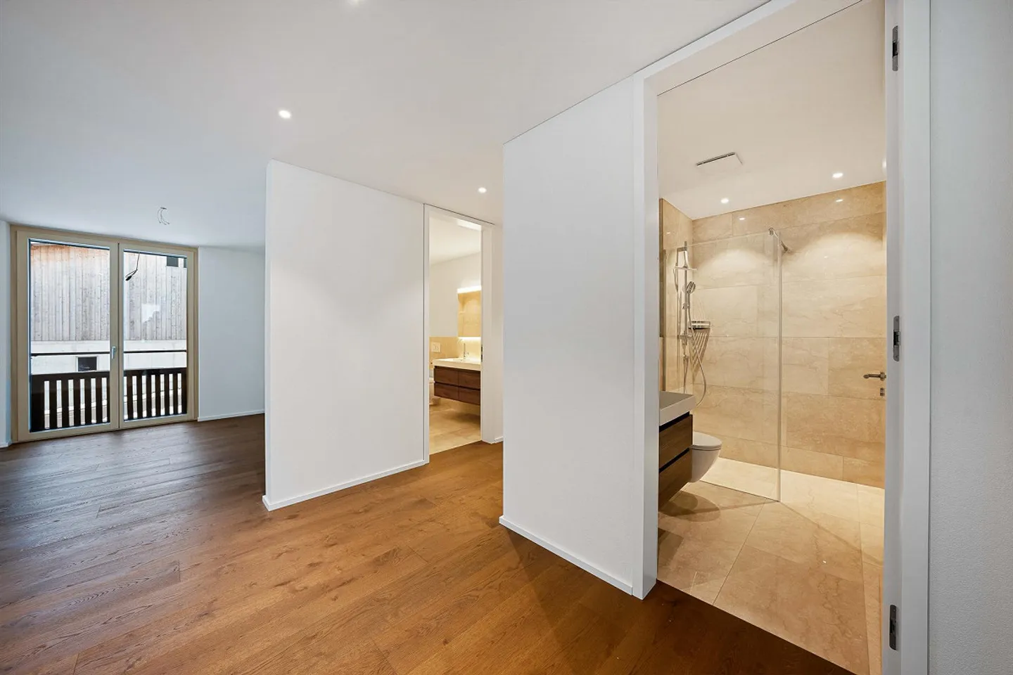 Bright 4.5-room apartment with large balcony in a quiet location - Photo 7 of 11