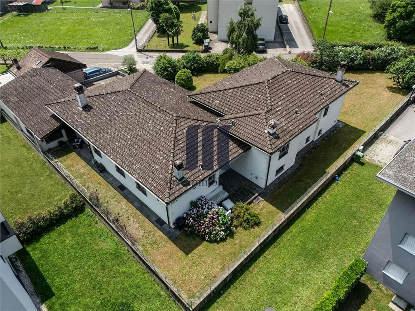 Biasca - Villa mit 7,5 Zimmern und großen Räumen - Foto 1 von 13