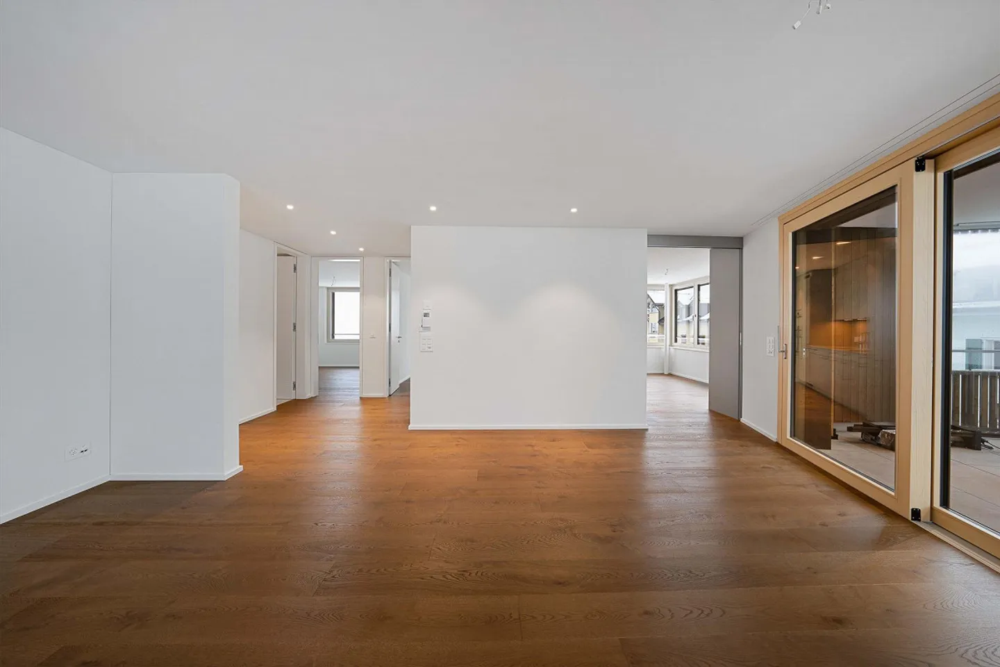 Bright 4.5-room apartment with large balcony in a quiet location - Photo 8 of 11