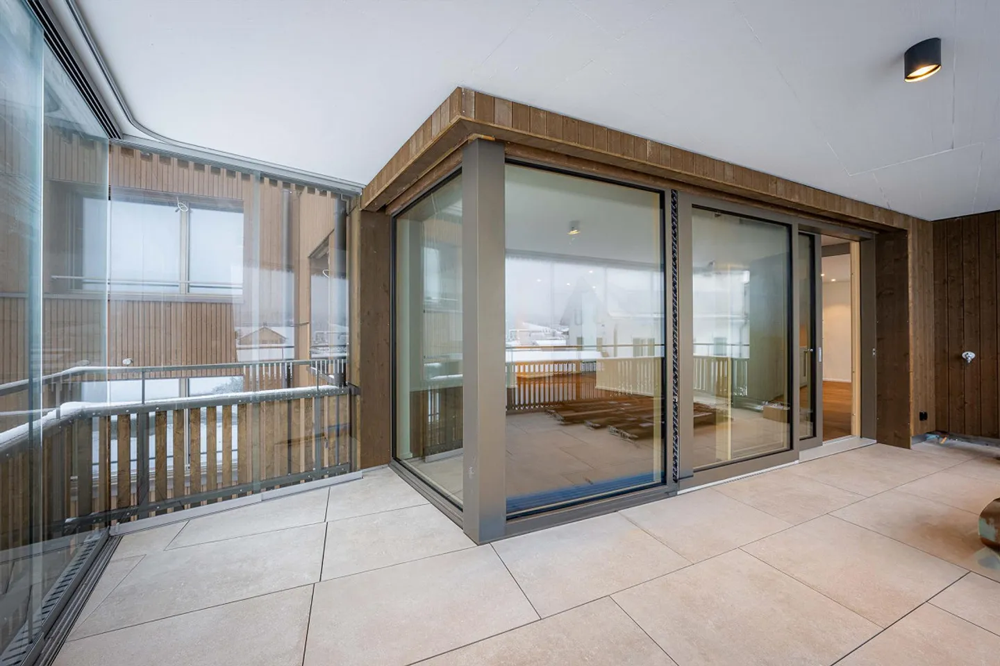 Bright 4.5-room apartment with large balcony in a quiet location - Photo 10 of 11