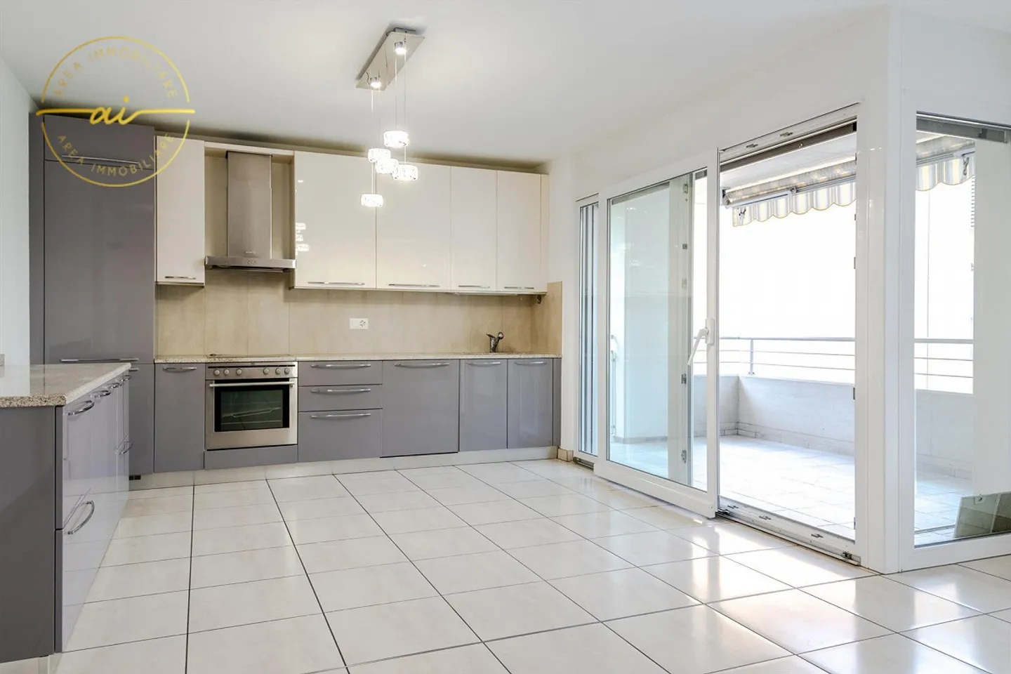 HELLER WOHNUNG 4.5 ZIMMER IN CASTEL SAN PIETRO - Foto 2 von 13