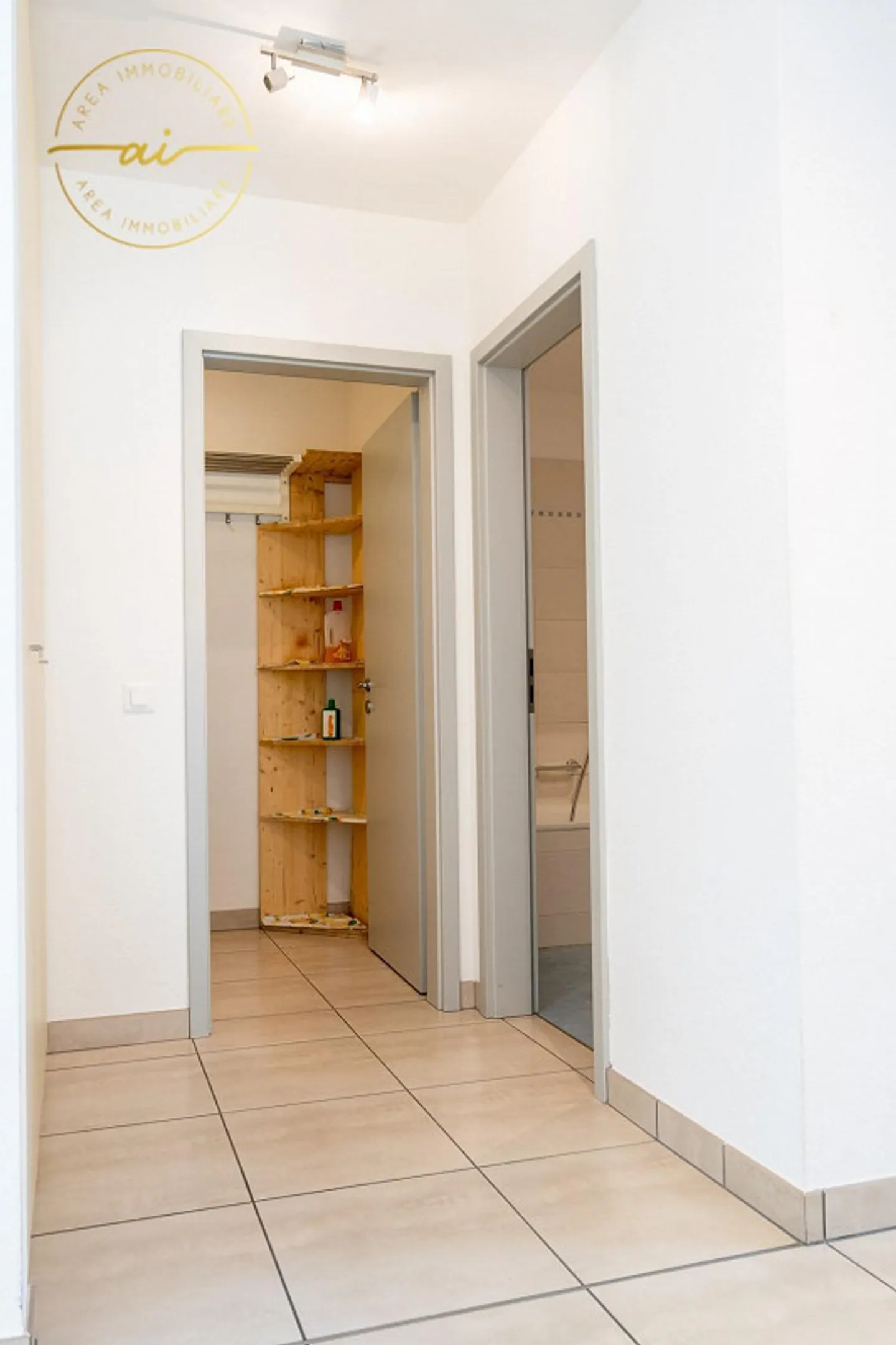 HELLER WOHNUNG 4.5 ZIMMER IN CASTEL SAN PIETRO - Foto 4 von 13