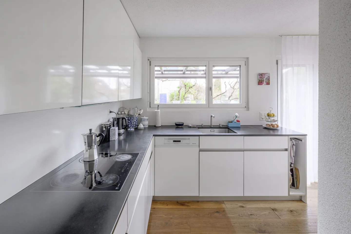 Single-family house with garden in a family-friendly and quiet location - Photo 4 of 17