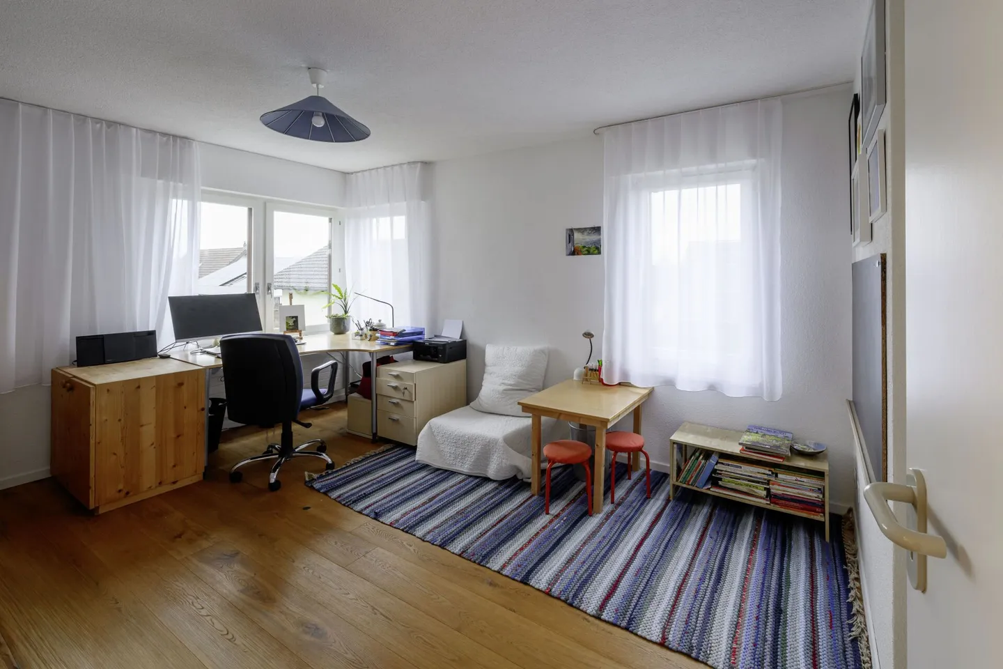 Single-family house with garden in a family-friendly and quiet location - Photo 7 of 17