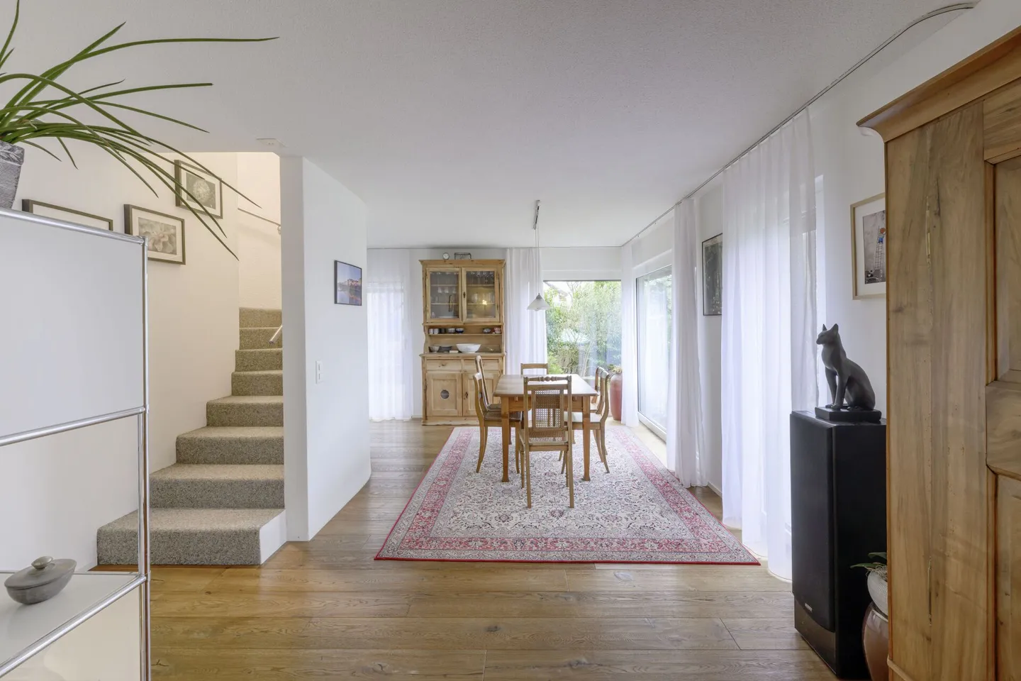 Single-family house with garden in a family-friendly and quiet location - Photo 3 of 17