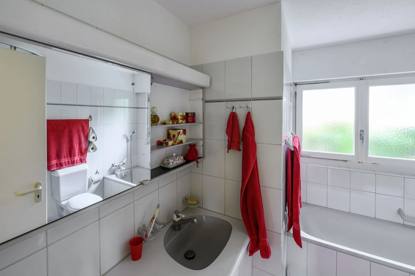 Single-family house with garden in a family-friendly and quiet location - Photo 9 of 17