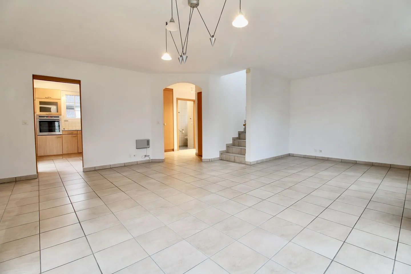 Charming Single-Family Home, Ideal for Family - Photo 6 of 10