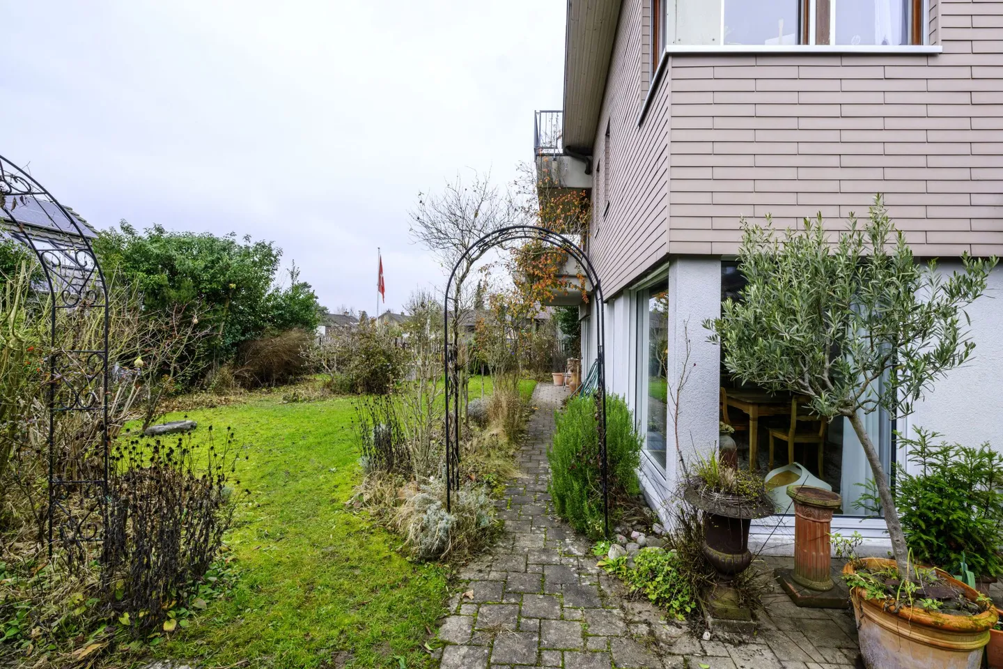 Single-family house with garden in a family-friendly and quiet location - Photo 16 of 17