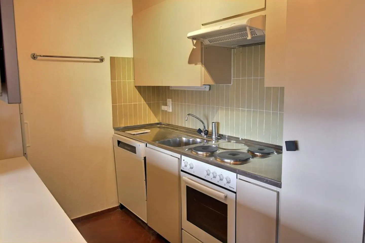 Appartement en location hebdomadaire dans la zone piétonne de la place du village - Photo 6 sur 13