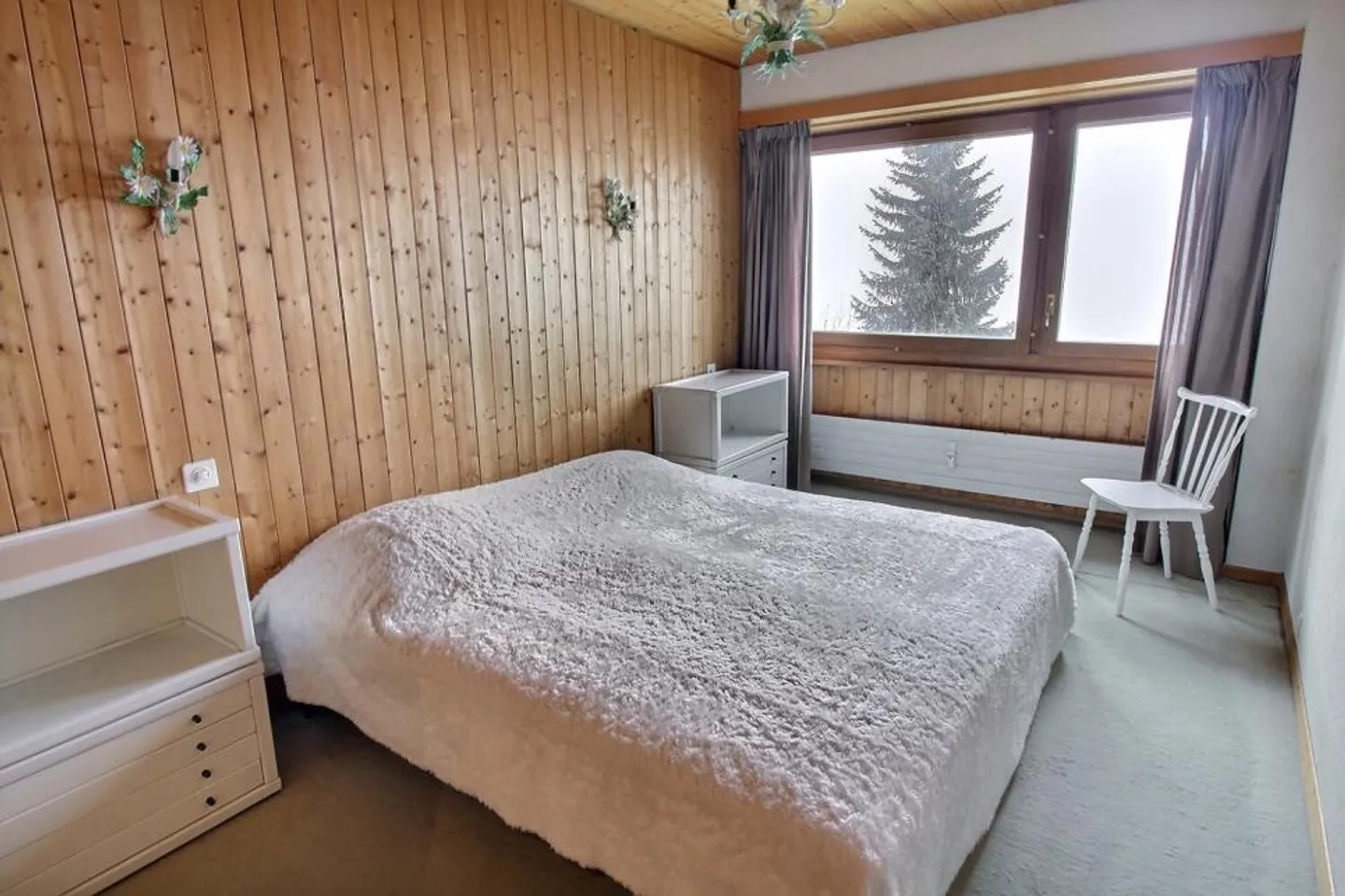 Appartement en location hebdomadaire dans la zone piétonne de la place du village - Photo 9 sur 13