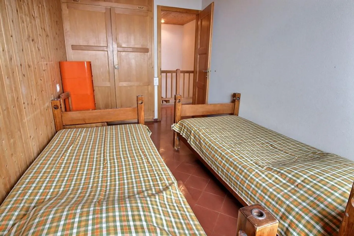 Appartement en location hebdomadaire dans la zone piétonne de la place du village - Photo 10 sur 13