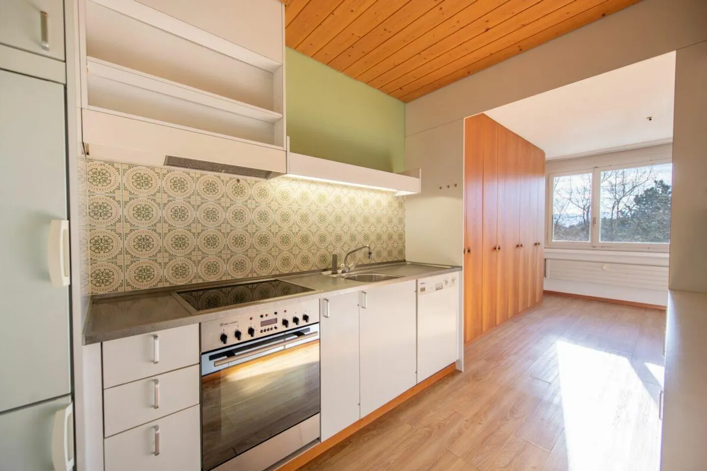 Living in a city-close location of Bern - bright and central 4.5-room apartment with elevator - Photo 3 of 15