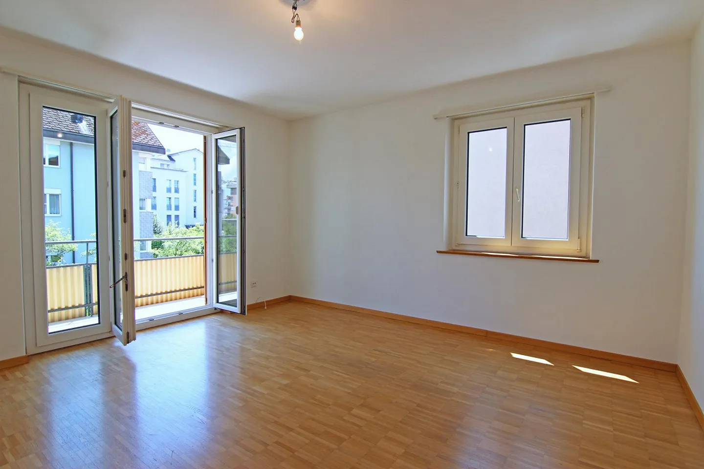 Helle 3-Zimmerwohnung zentral - Foto 2 von 6