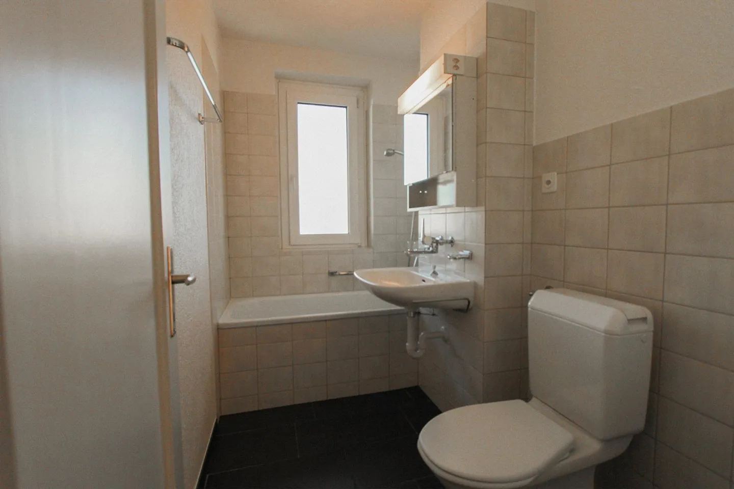 Helle 3-Zimmerwohnung zentral - Foto 4 von 6