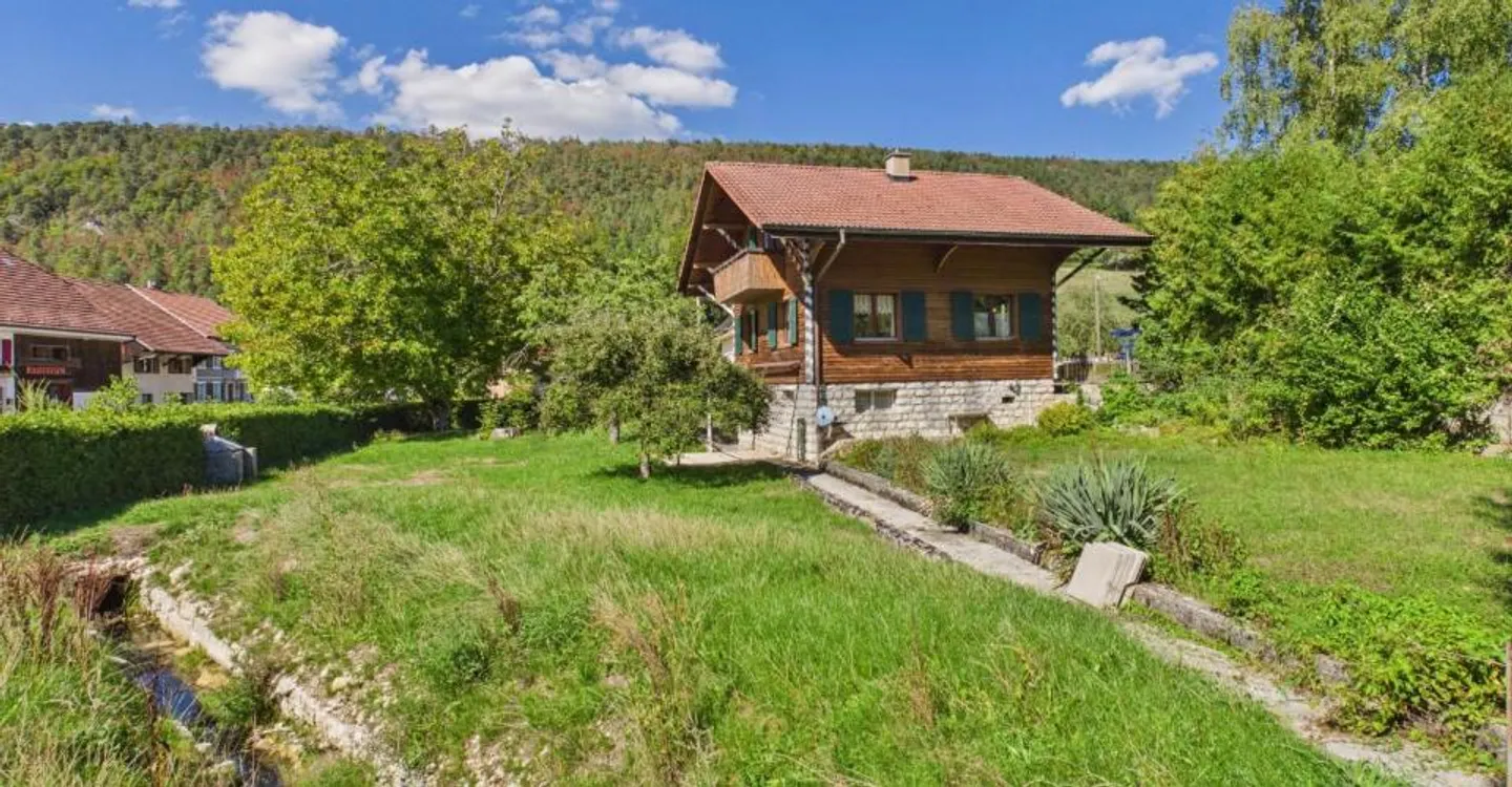 Riservato - Chalet dal fascino autentico con ruscello e grande terreno - Vermes - Foto 2 di 11
