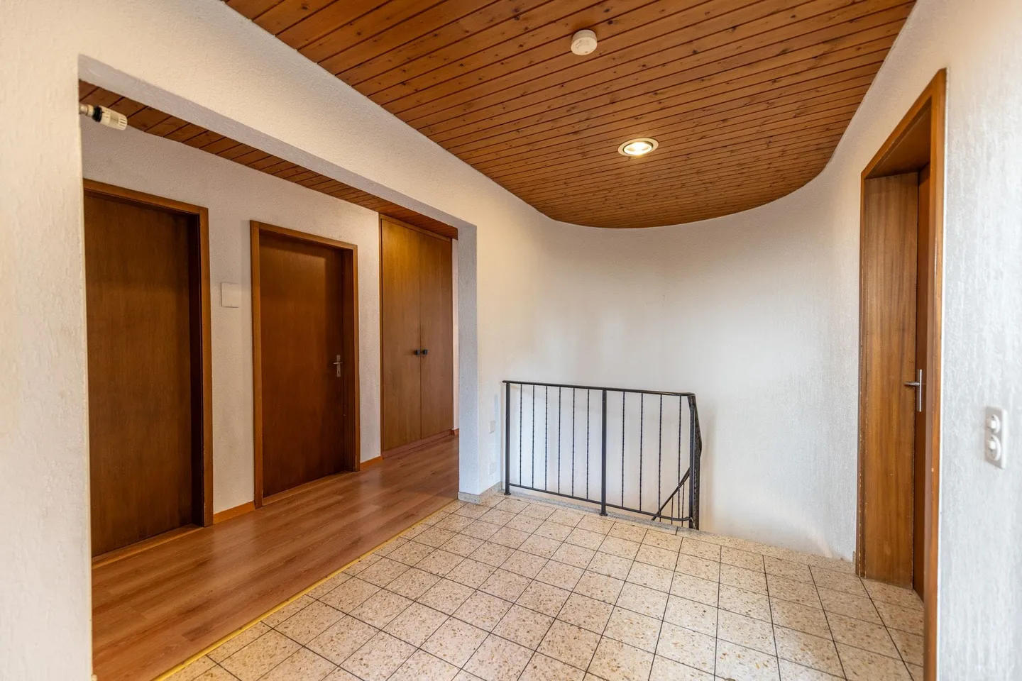 Maison familiale spacieuse avec jardin - Photo 6 sur 13