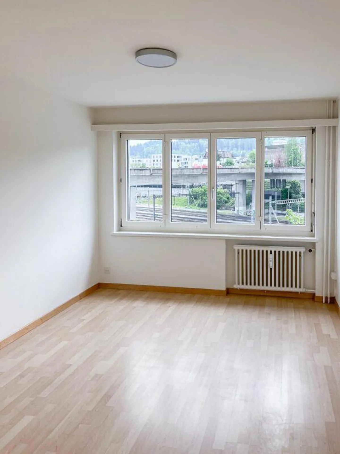 Une pièce avec de nombreuses possibilités - Photo 1 sur 4