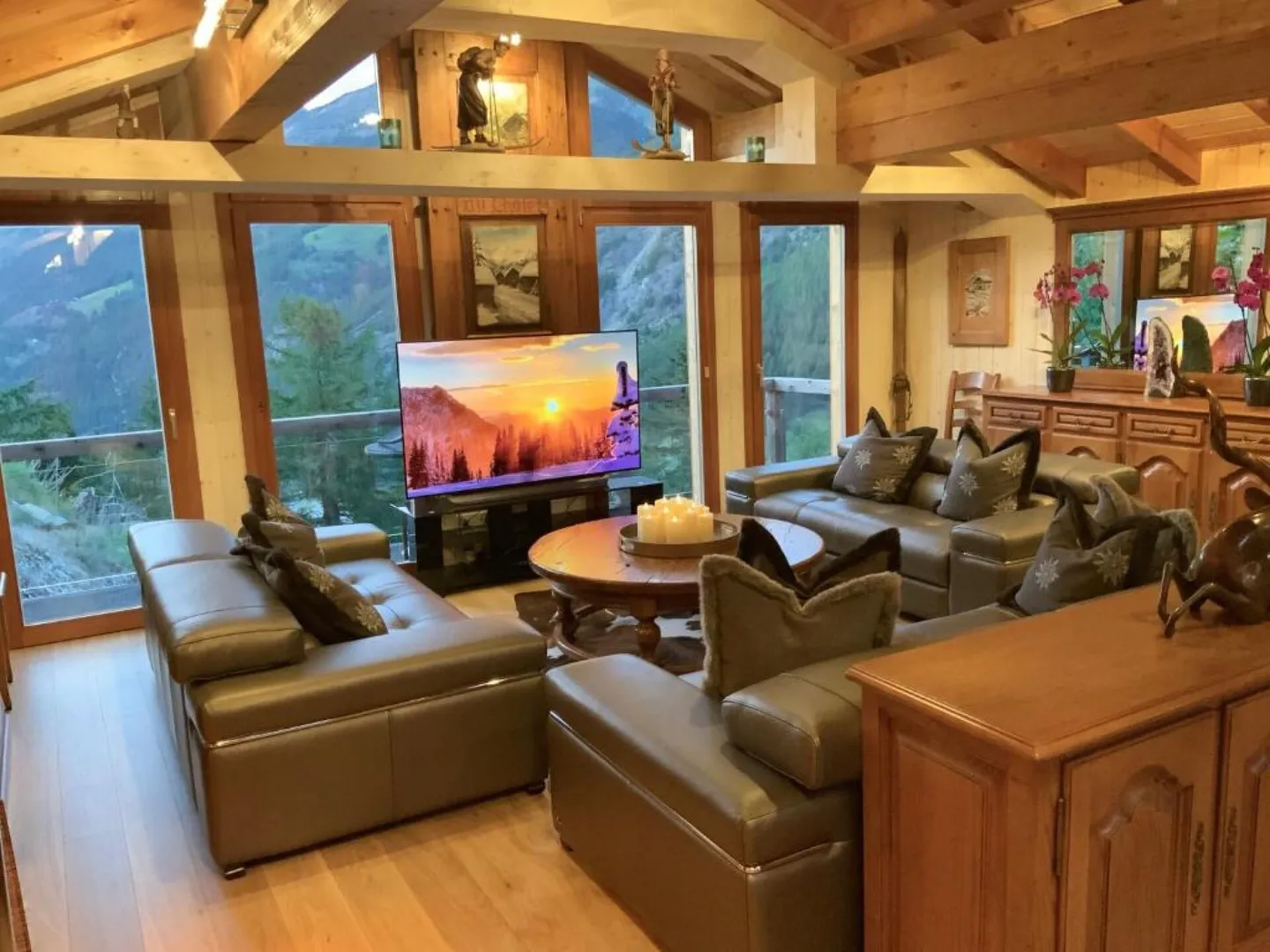 Chalet esclusivo sul lato soleggiato di Saas-Fee - Foto 5 di 23