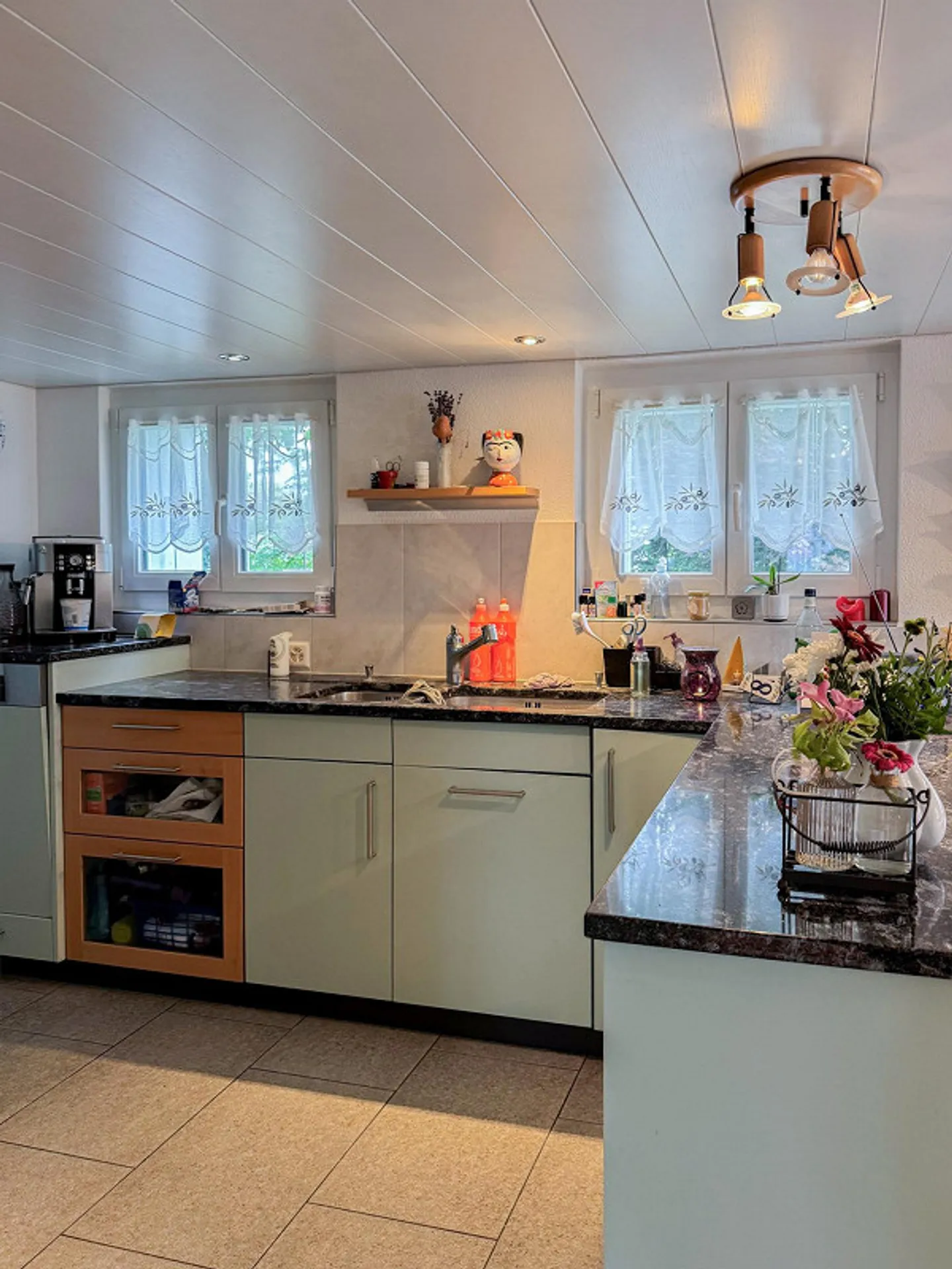 10-Zimmer-Bauernhaus-Hälfte zu vermieten! - Foto 2 von 13