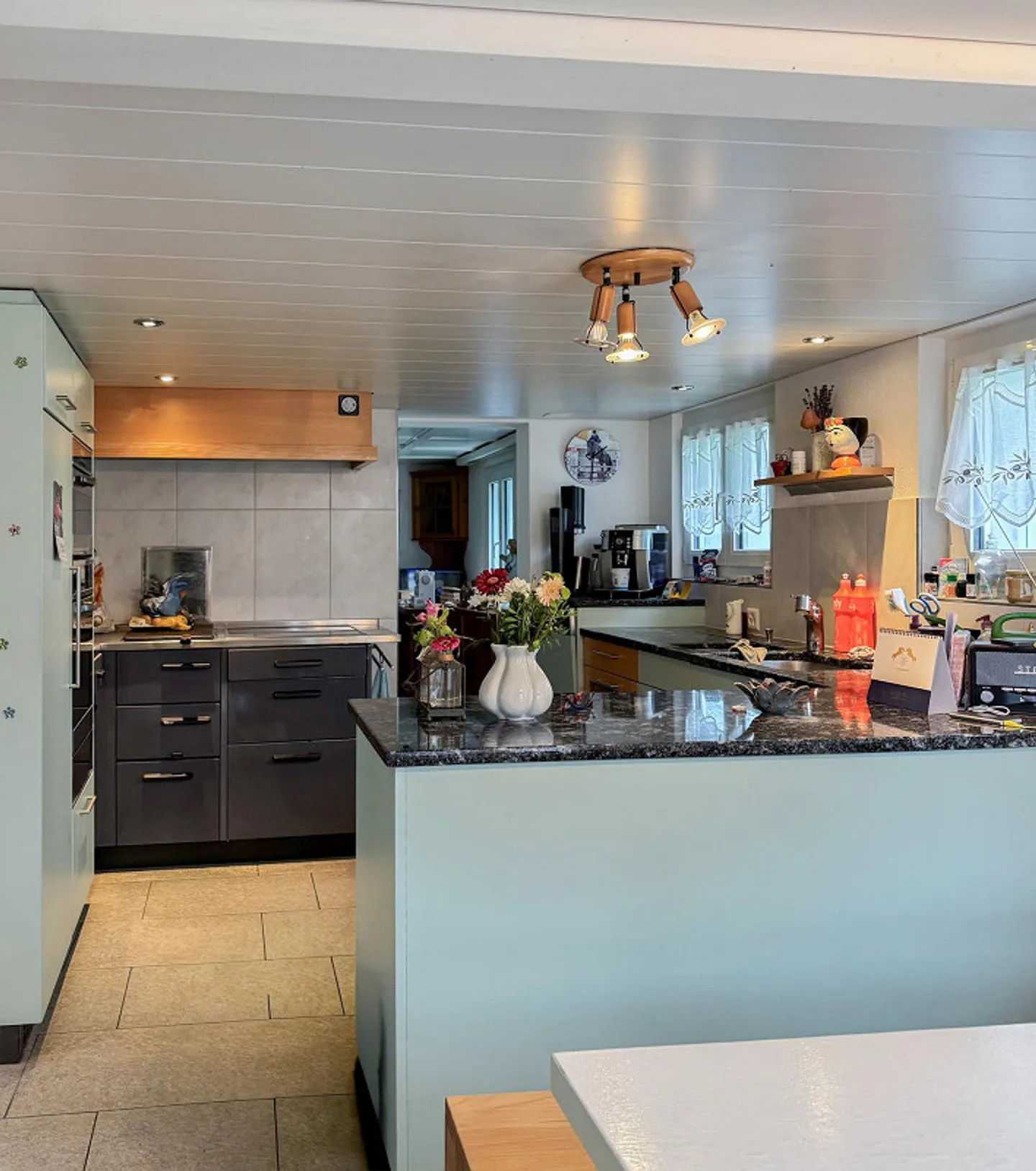 10-Zimmer-Bauernhaus-Hälfte zu vermieten! - Foto 3 von 13