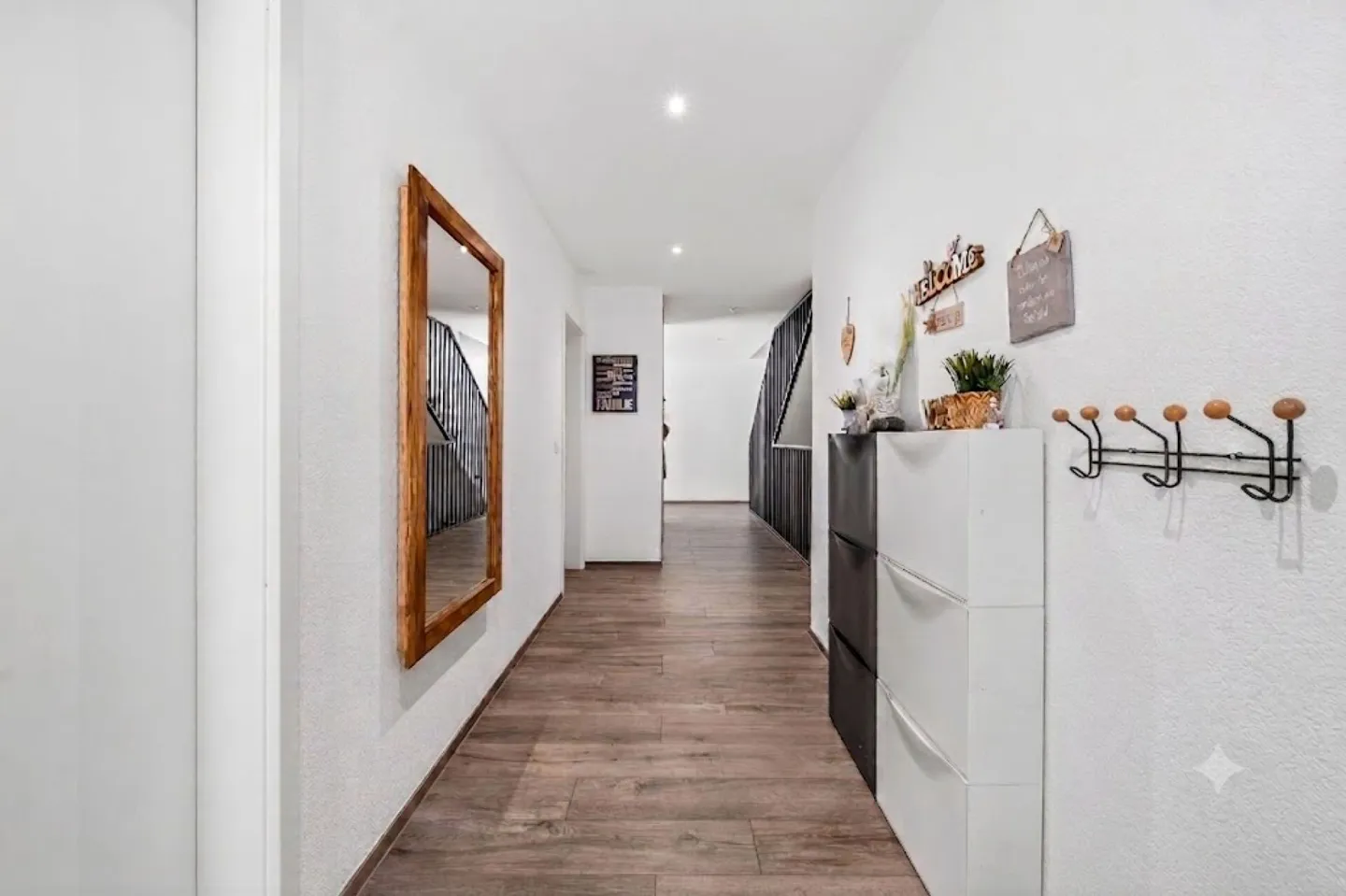 Maison double familiale de 6,5 pièces avec appartement séparé de 3,5 pièces dans les combles - Photo 2 sur 27