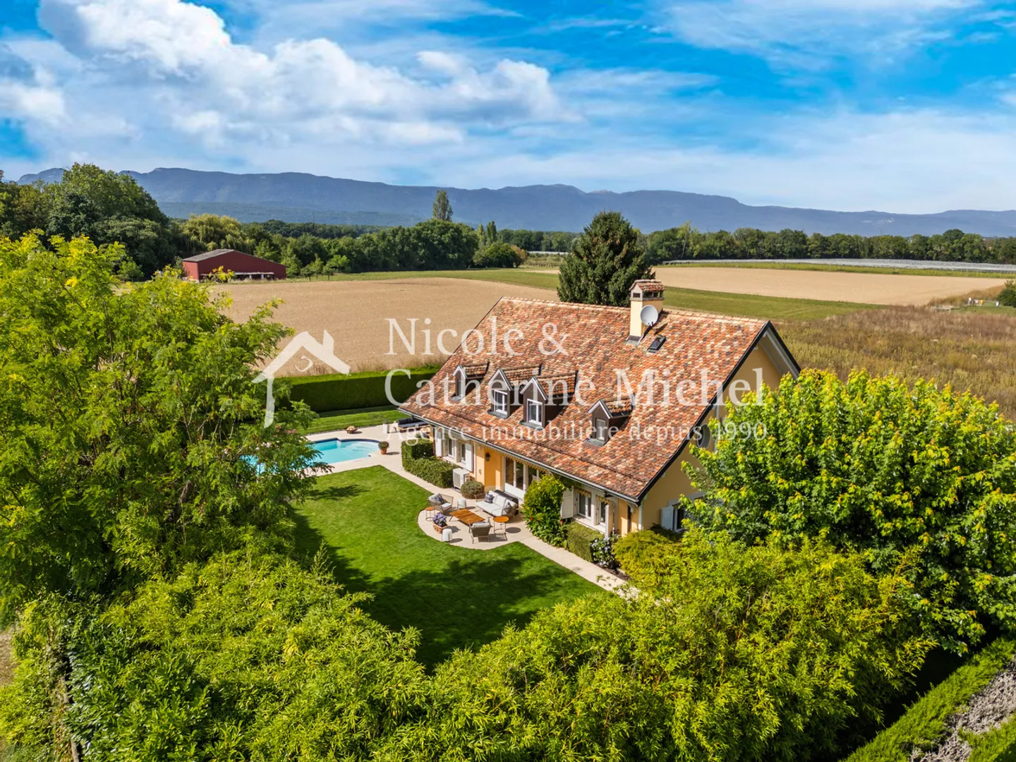 Single house for sale - Photo 1 of 13