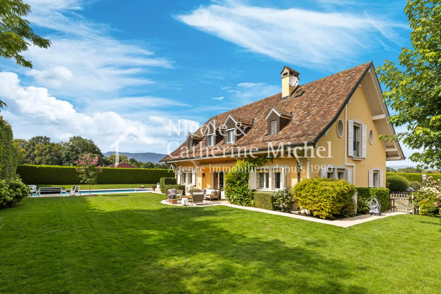 Single house for sale - Photo 2 of 13