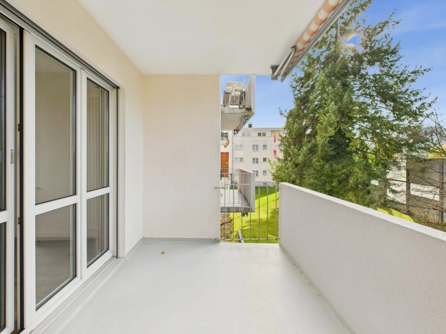 Première occupation après rénovation complète : Appartement élégant de 4,5 pièces avec top... - Photo 11 sur 12