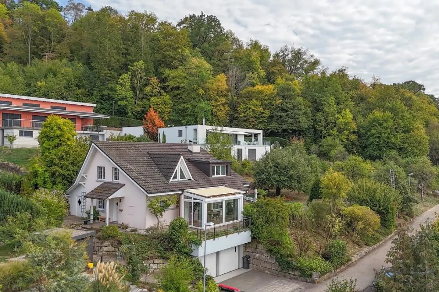 Geräumiges Familienhaus mit Garten - Foto 1 von 13