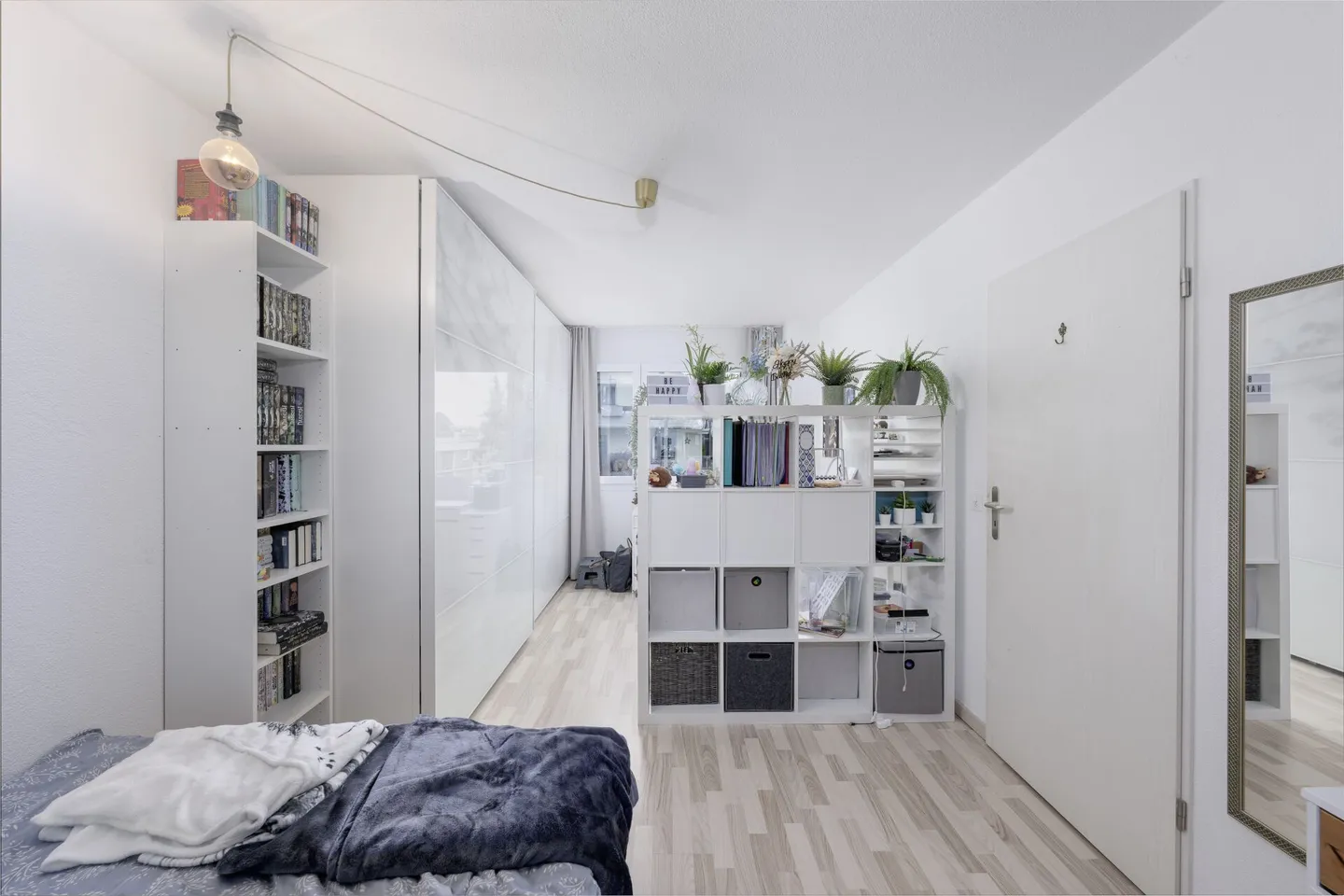 Semi-Detached House with Well-Maintained Garden Oasis - Photo 4 of 7