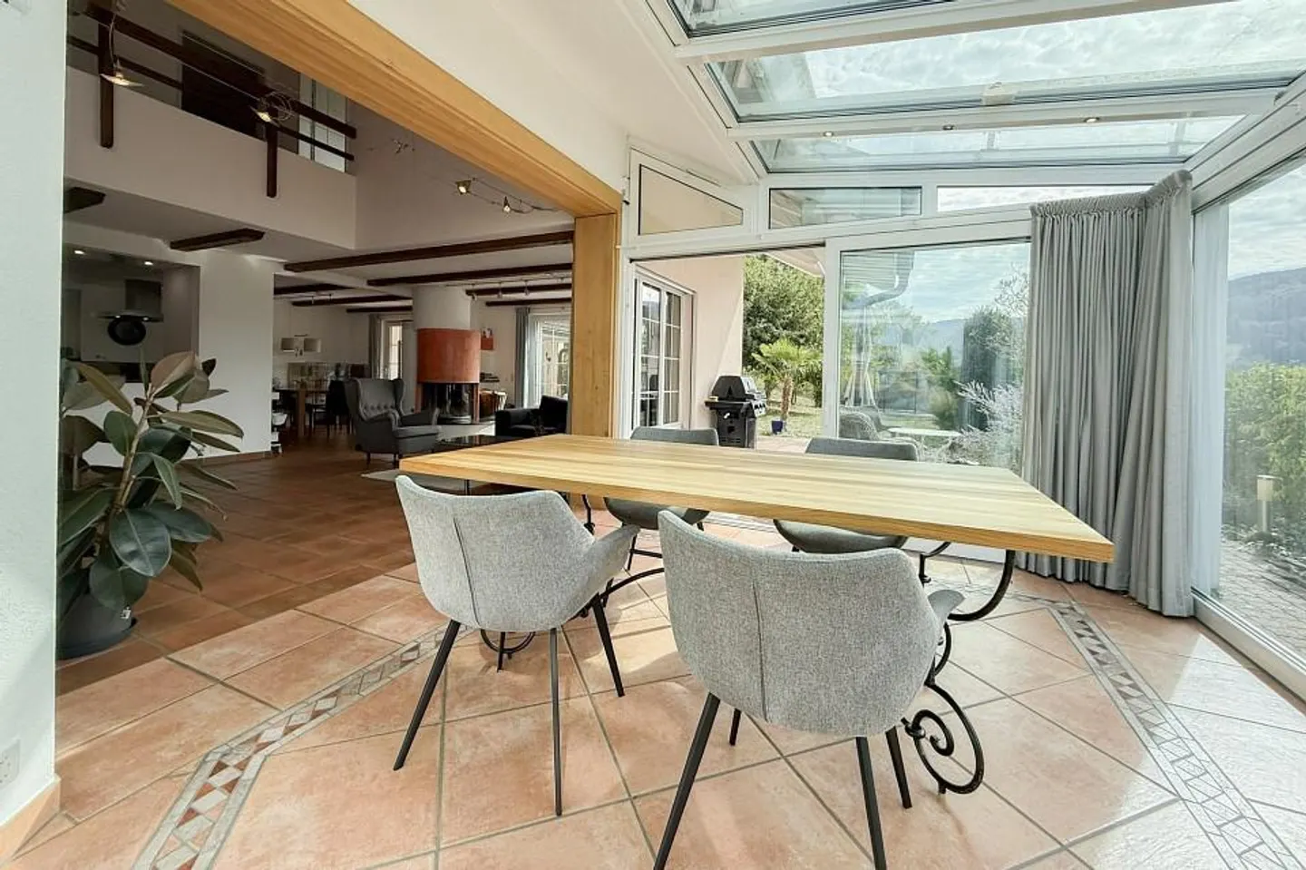 Geräumiges Familienhaus mit Garten - Foto 6 von 13