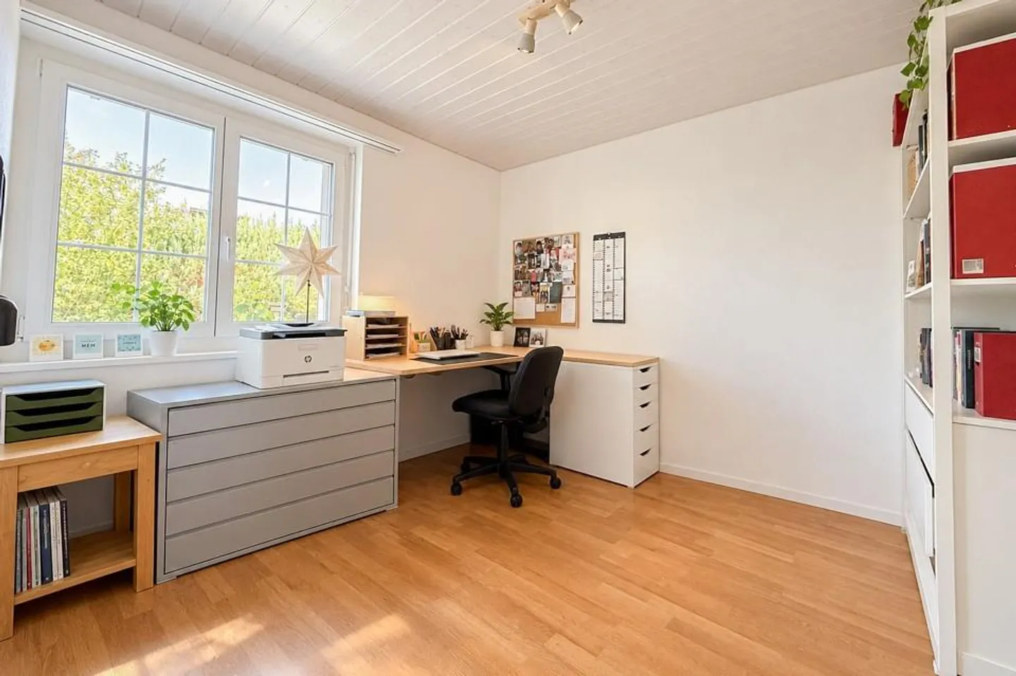 Geräumiges Familienhaus mit Garten - Foto 9 von 13