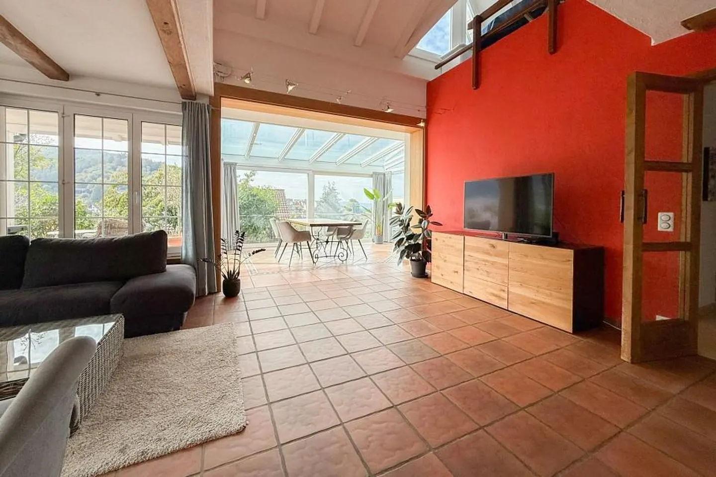 Geräumiges Familienhaus mit Garten - Foto 11 von 13