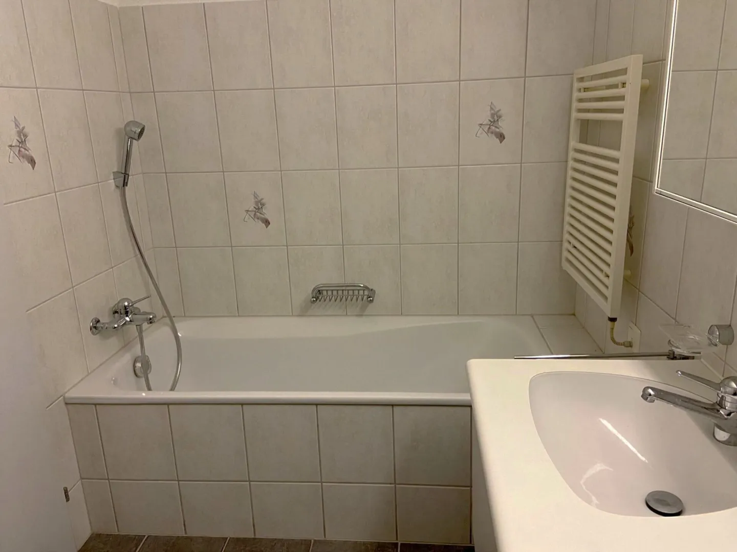 Bellissimo appartamento di 3,5 stanze vicino alla città - Foto 4 di 6