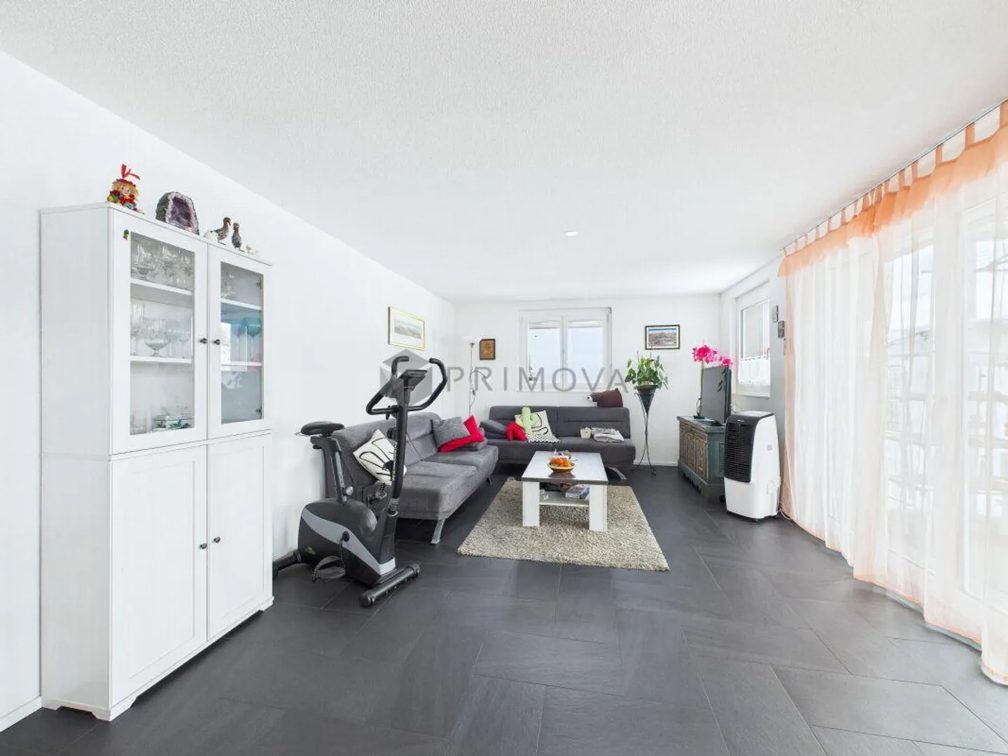 Modernes Design trifft Emmentaler Idylle: Top-Wohnung zu verkaufen - Photo 4 of 9