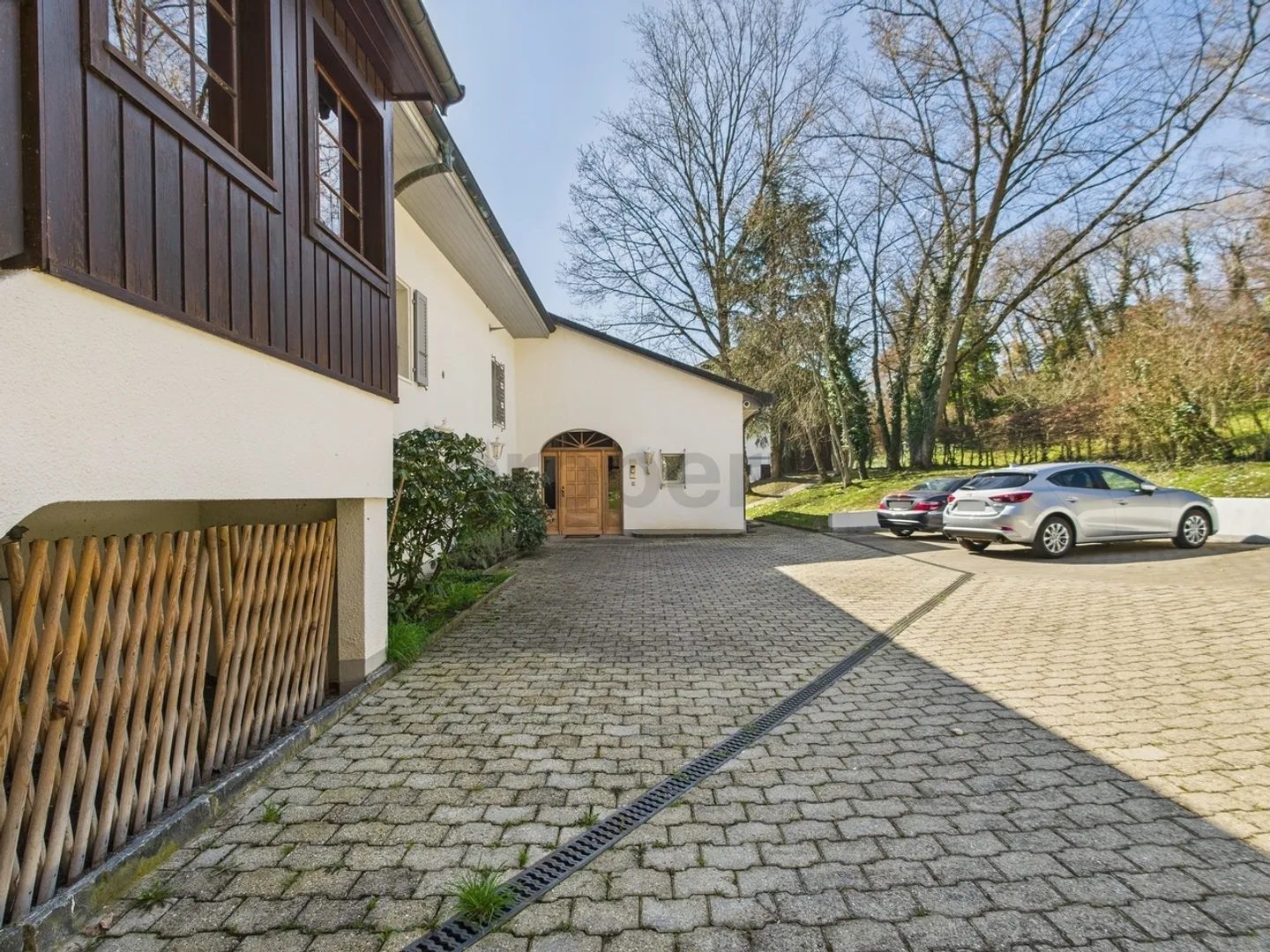 Außergewöhnliches Anwesen mit 14 Zimmern und mehreren Grundstücken in Yens, VD - Foto 11 von 12