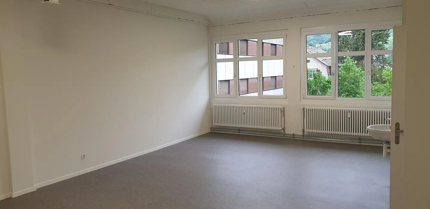 Space for office, studio or hobby near the train station - Photo 3 of 4