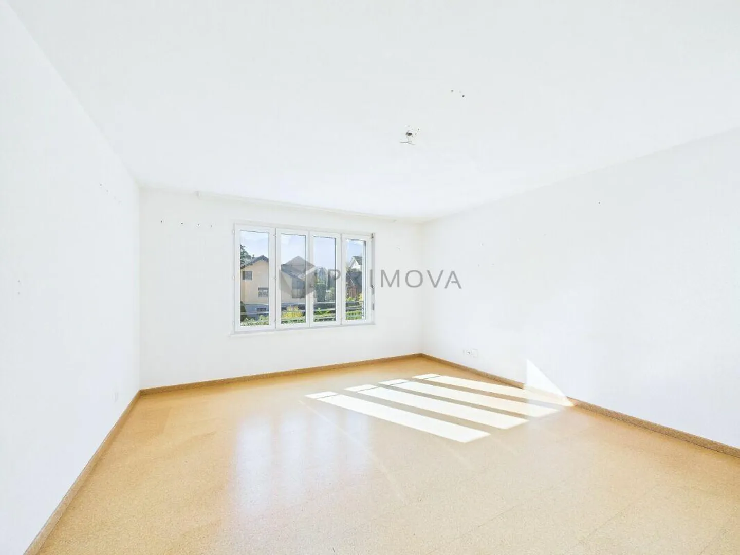 Maison jumelée unique prête pour son prochain propriétaire - Photo 9 sur 17