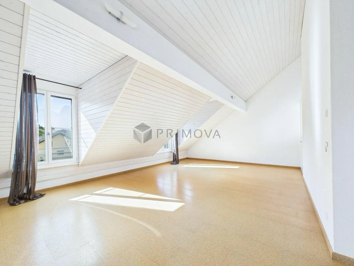 Maison jumelée unique prête pour son prochain propriétaire - Photo 13 sur 17